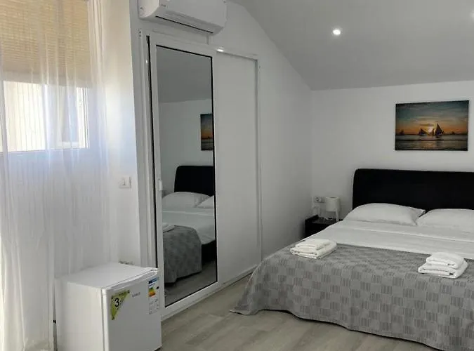 بيت ضيافة La Cer