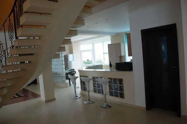 Vendégház La Cer Konstanca