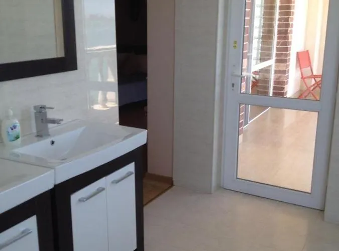 La Cer Konukevi Köstence